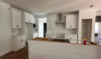 16 Somerset Dr, Appomattox, VA 24522