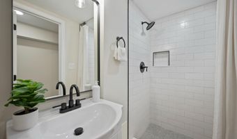 323 STRATFORD Rd, Baltimore, MD 21228