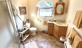 5912 5 Mile Pt Rd, Allouez, MI 49805