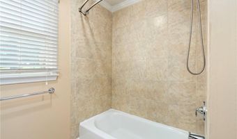 528 GENELDA Ave 23, Auburn, AL 36832
