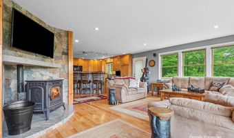 53 Ammonoosuc Dr, Bartlett, NH 03812