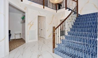 13 Autumn Ct, Airmont, NY 10901