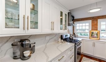 40 Web Ave 18, North Kingstown, RI 02852