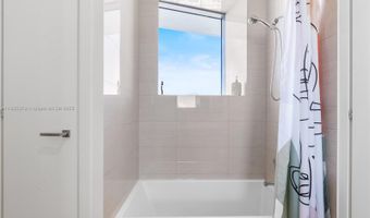 3250 NE 188th St LPH02, Aventura, FL 33180