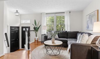 6033 HYDRANGEA Dr, Alexandria, VA 22310