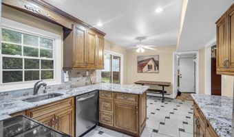 9 Jubilee Cir, Aberdeen, NJ 07747