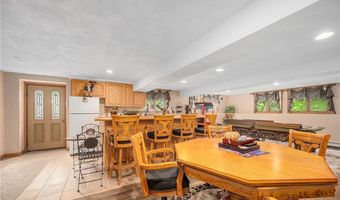 633 Chestnut Hill Rd, Glocester, RI 02814
