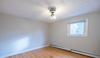 27 Flanders St, Auburn, ME 04210