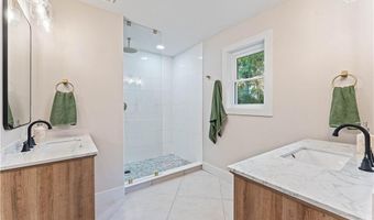 1201 NW 10th St, Bentonville, AR 72712