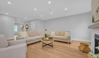 12 Hayes St 1, Acushnet, MA 02743