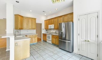 16 Greenways Ln, Lakewood, NJ 08701