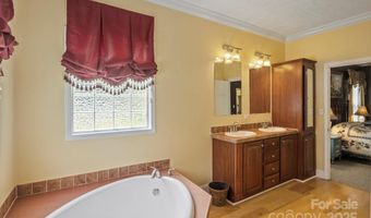 142 Pinners Cove Rd, Asheville, NC 28803