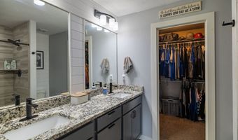 1304 S 10th St, Adel, IA 50003