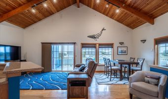 1323 VILLAGE Loop, Bandon, OR 97411