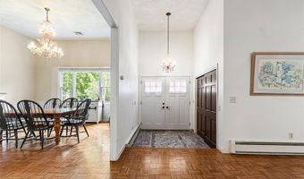 80 Woodbridge Dr, East Greenwich, RI 02818