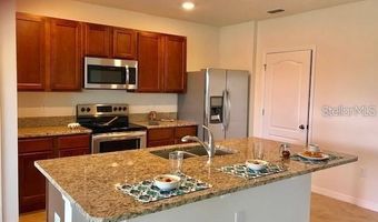 594 AUTUMN STREAM Dr, Auburndale, FL 33823