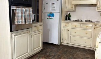 84 N Vivyen St, Bergenfield, NJ 07621