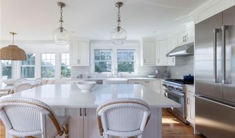 808 W Beach Rd, Charlestown, RI 02813