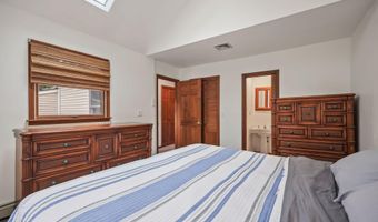 13 Swartzel Dr, Middletown, NJ 07748