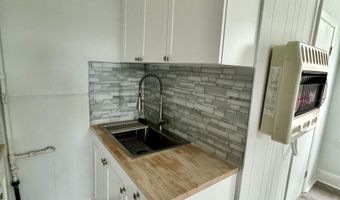 359 AVENUE E 4, Bayonne, NJ 07002