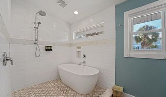 111 CEDAR Ave, Anna Maria, FL 34216