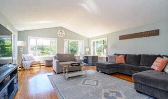 88 Rope Walk Rd, Bourne, MA 02532