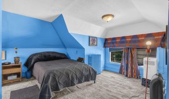 77 Center St, Bangor, ME 04401