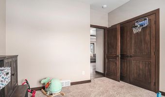 1820 W Thomas Cir, Brandon, SD 57005