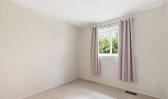 2825 Tuebingen Pkwy, Ann Arbor, MI 48105