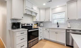 1004 Robin Haven Dr, Bentonville, AR 72712