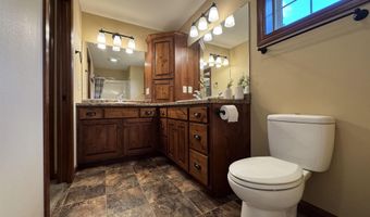 1130 Indian Hills Rd, Brookings, SD 57006