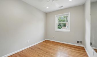 8121 BRIAR CREEK Dr, Annandale, VA 22003