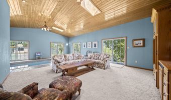 17832 Windsor Ln, Anderson, CA 96007