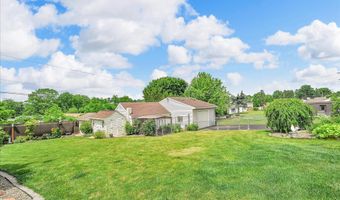 4 N CONESTOGA VIEW Dr, Akron, PA 17501