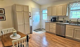 93 Streamside Ln, Bangor, ME 04401