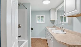 38 Franklin St, East Providence, RI 02915
