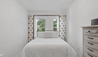 811 GIBBON St, Alexandria, VA 22314