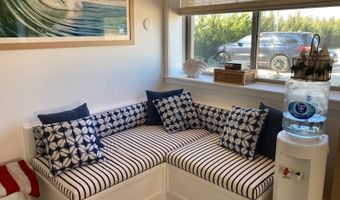 2136 Montauk Hwy Suite 202, Amagansett, NY 11930