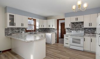 1313 S Madison Ave, Aurora, MO 65605