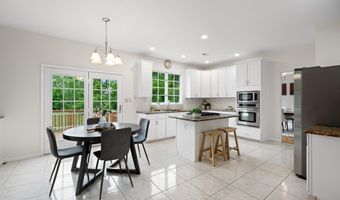 18 MONTFORT Dr, Belle Mead, NJ 08502