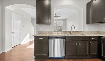 64 N Dryden Pl, Arlington Heights, IL 60004