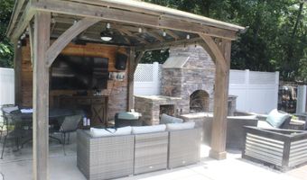 1322 E Barden Rd, Charlotte, NC 28226