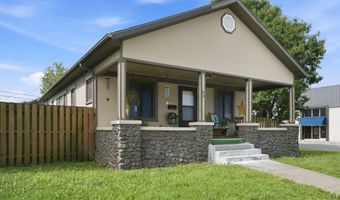 36 W Olive St, Aurora, MO 65605