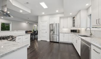 1539 Lowe Dr, Algonquin, IL 60102