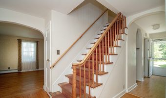 236 Mountain Rd, Cheshire, CT 06410