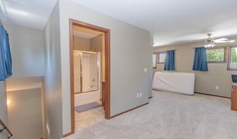 342 Benit Dr #4, Arnolds Park, IA 51331