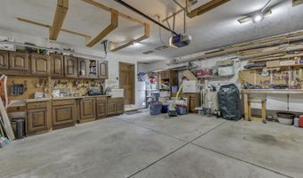 1521 Secretariat Ln, Indianapolis, IN 46217