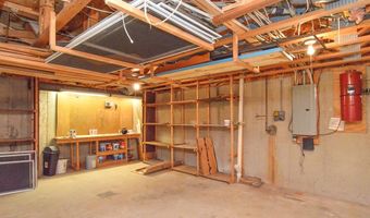 1221 Bridge Park Dr, Alton, IL 62002