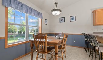 W5862 GERANIUM Drive, Appleton, WI 54915