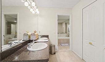 959 Grand View Ln, Aurora, OH 44202
